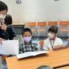 老師與學員互動